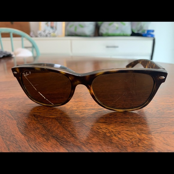 wayfarer ban rb2132
